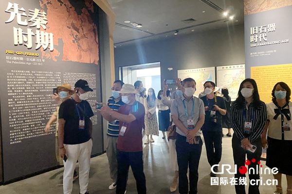 讲述中国故事新疆篇章：“追梦中华·大美新疆”2022海外华文媒体采访行走进新疆_fororder_1