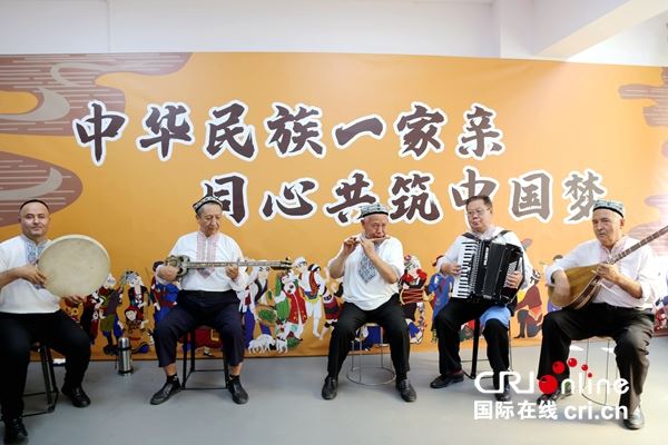 讲述中国故事新疆篇章：“追梦中华·大美新疆”2022海外华文媒体采访行走进新疆_fororder_6
